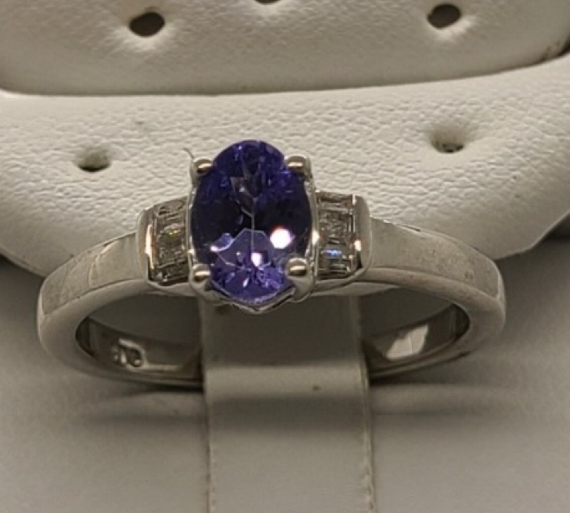 5007 Tanzanite and Diamond Ring
