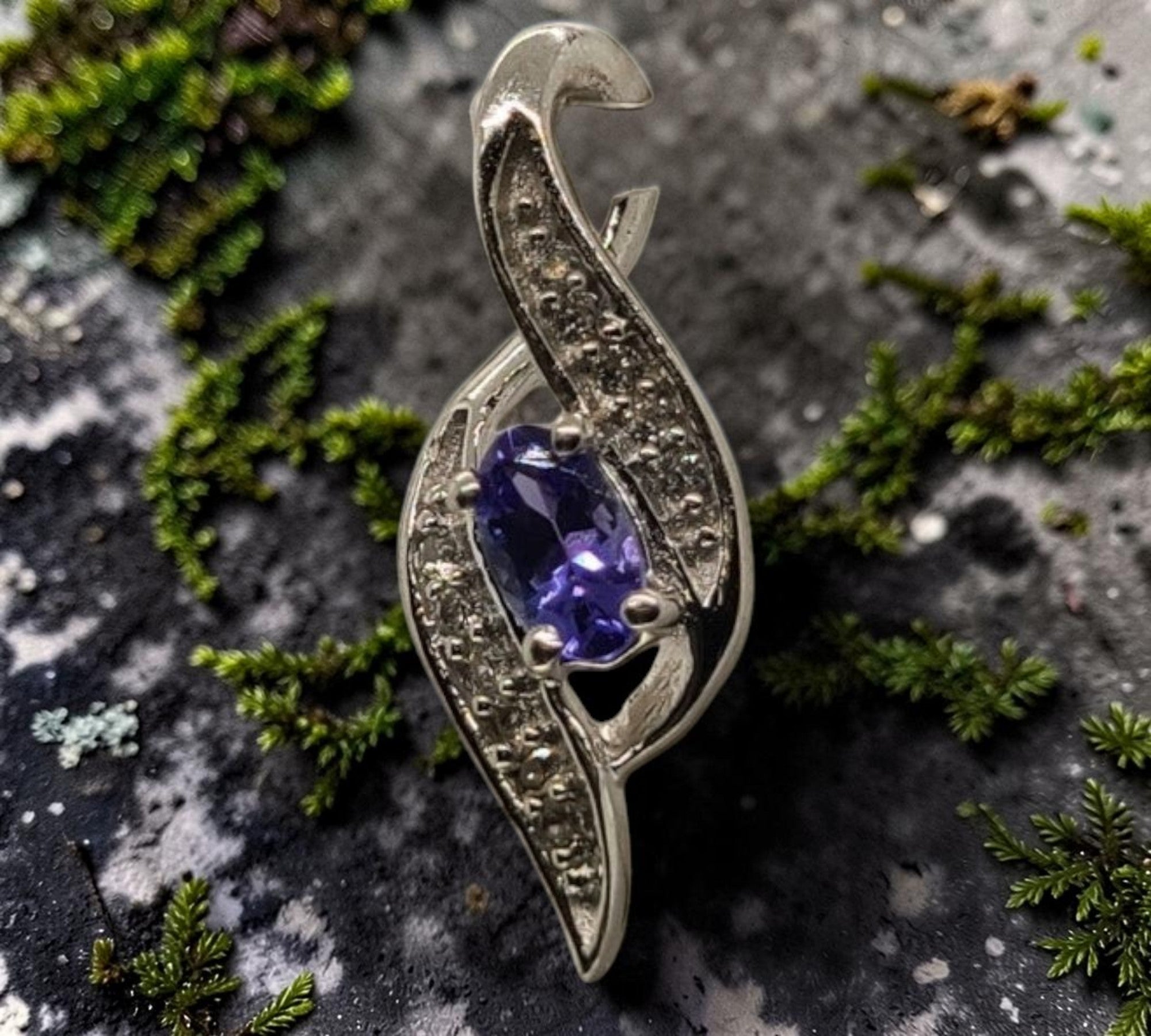 5030 AAA Tanzanite and White Zircon Pendant