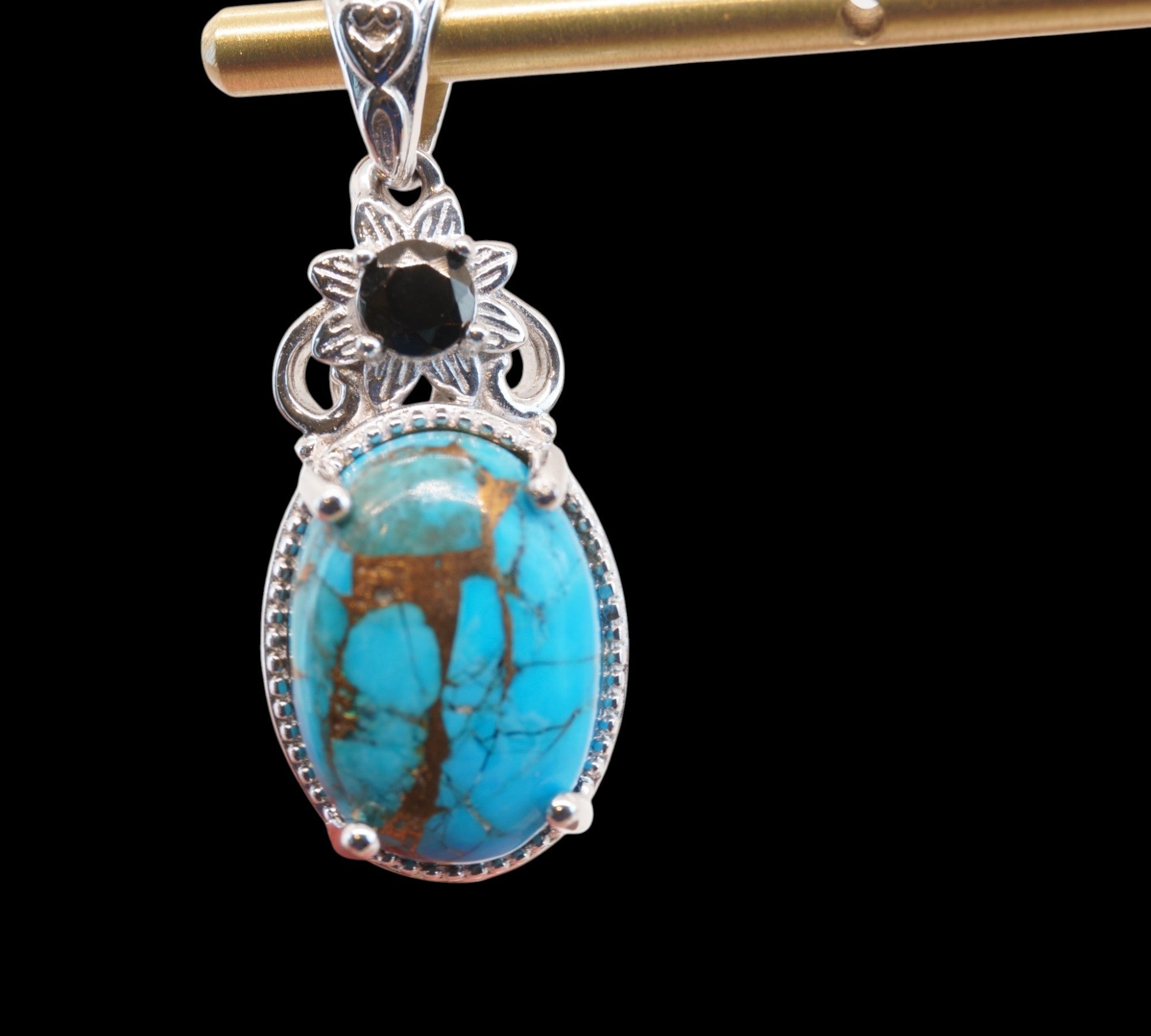 5060 Turquoise Pendant w/ Magnetic Therapy