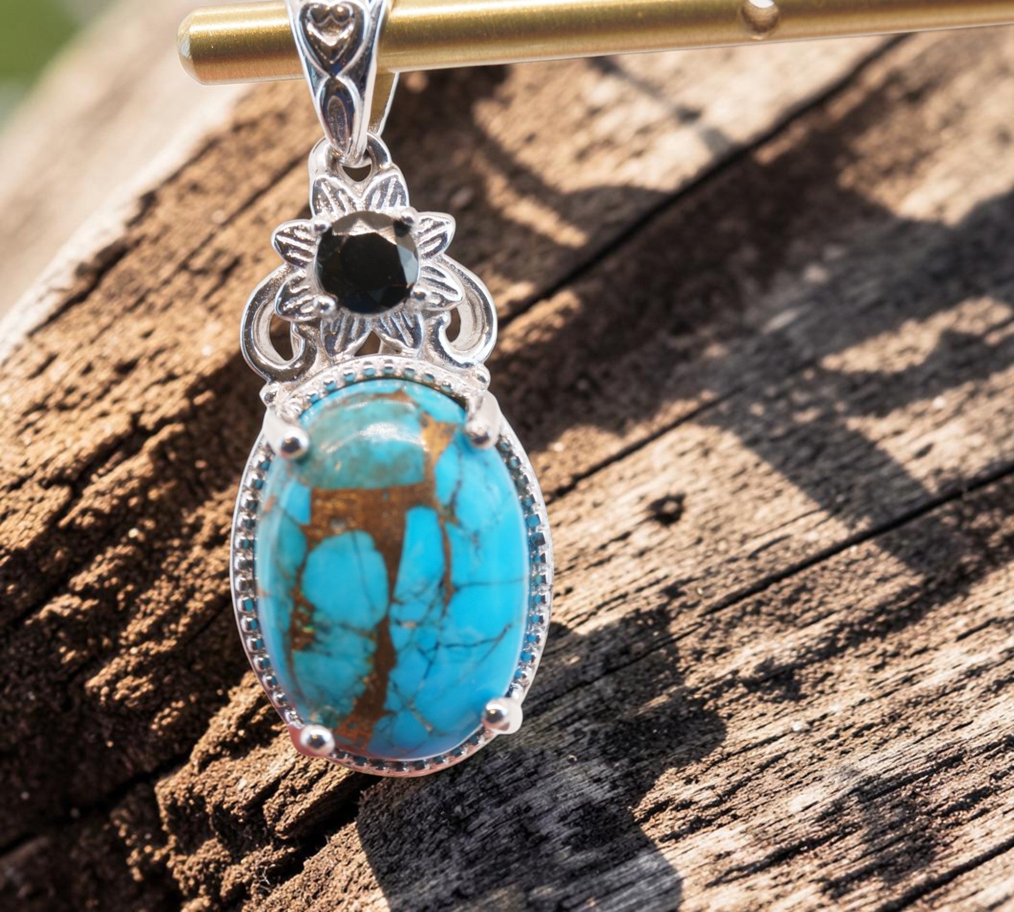 5060 Turquoise Pendant w/ Magnetic Therapy