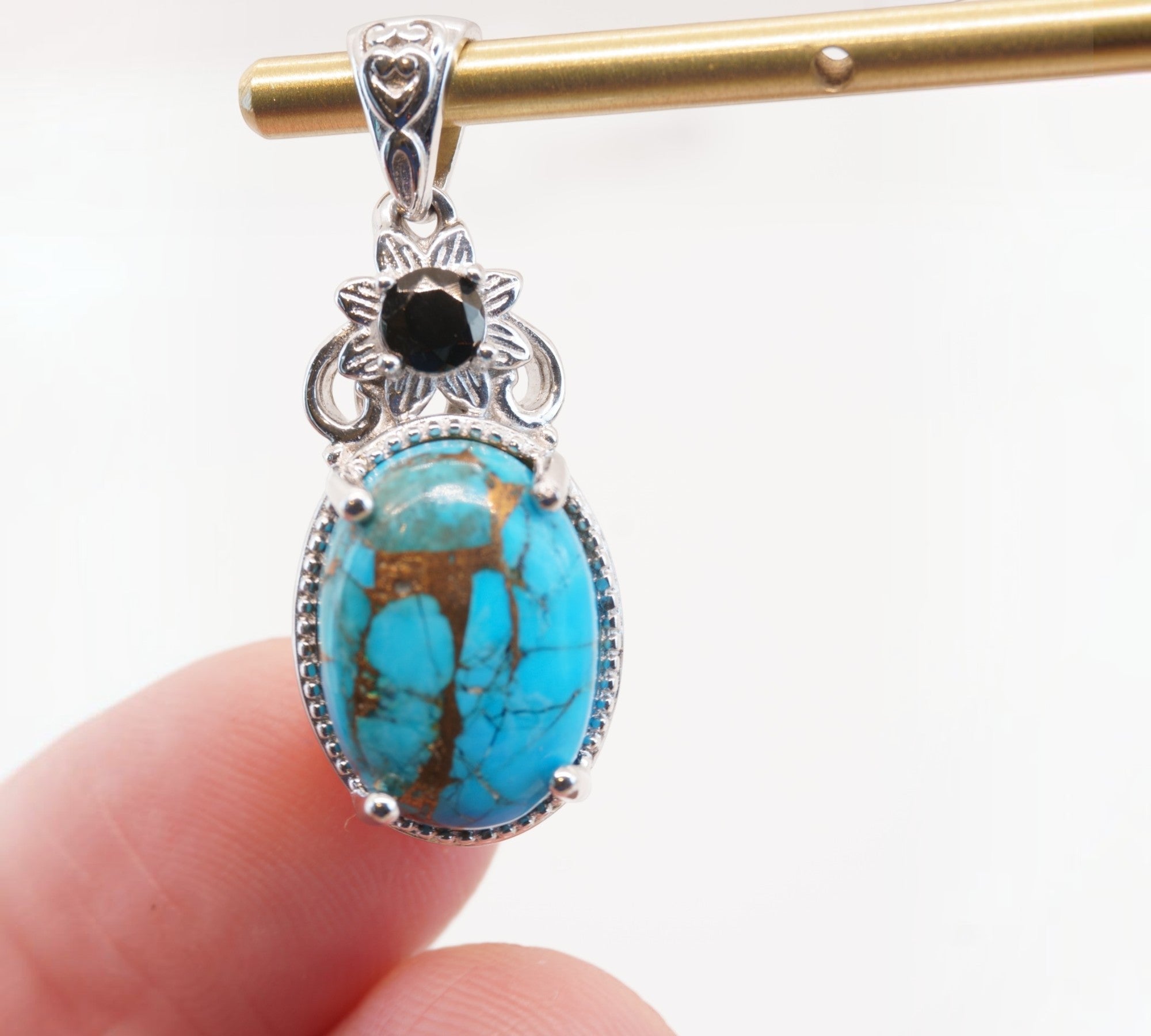 5060 Turquoise Pendant w/ Magnetic Therapy