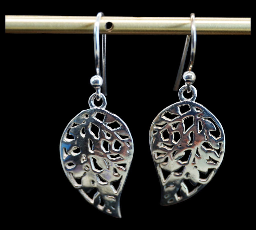 5071 Sterling Sliver Leaf Dangle Earrings
