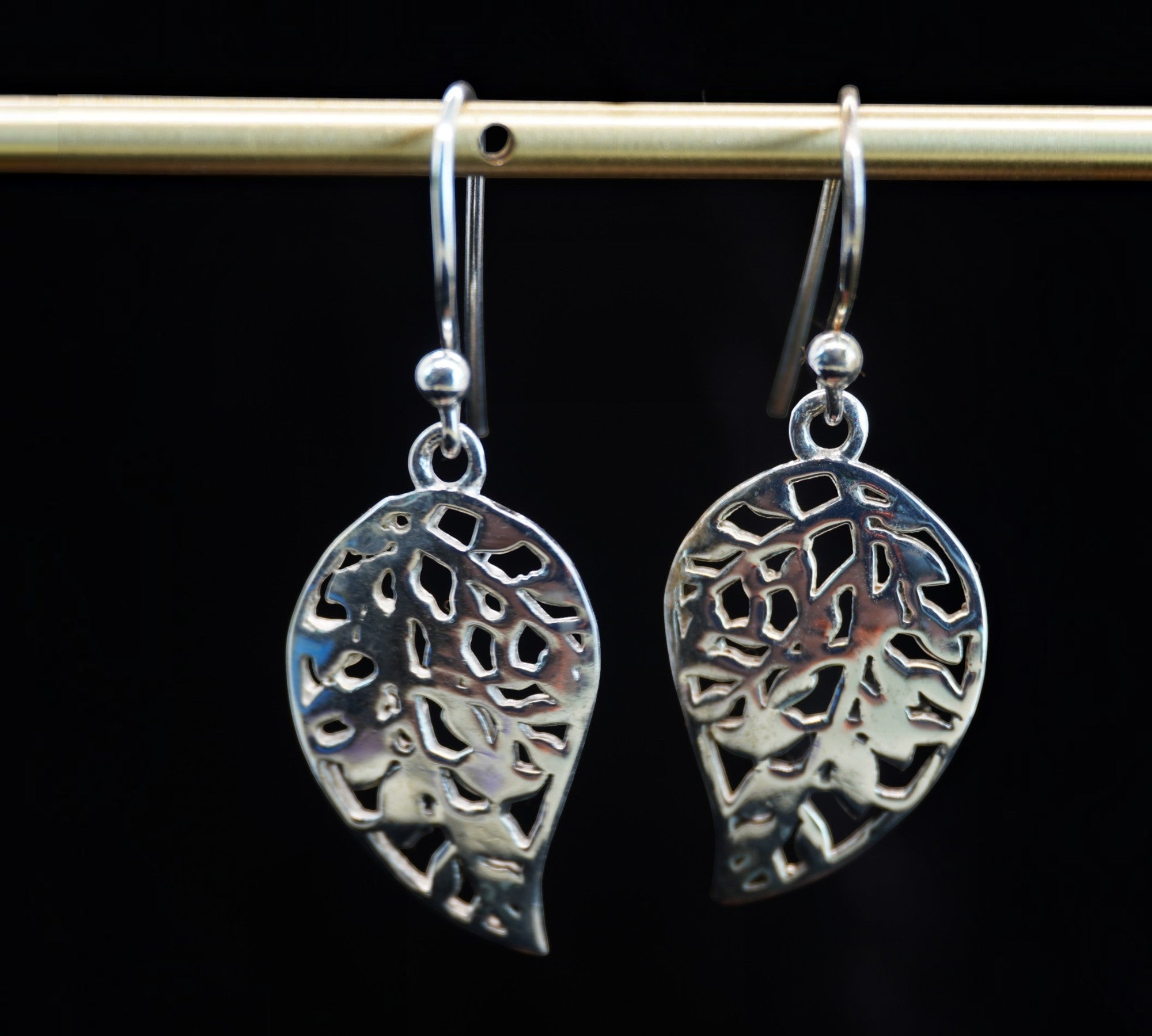 5071 Sterling Sliver Leaf Dangle Earrings