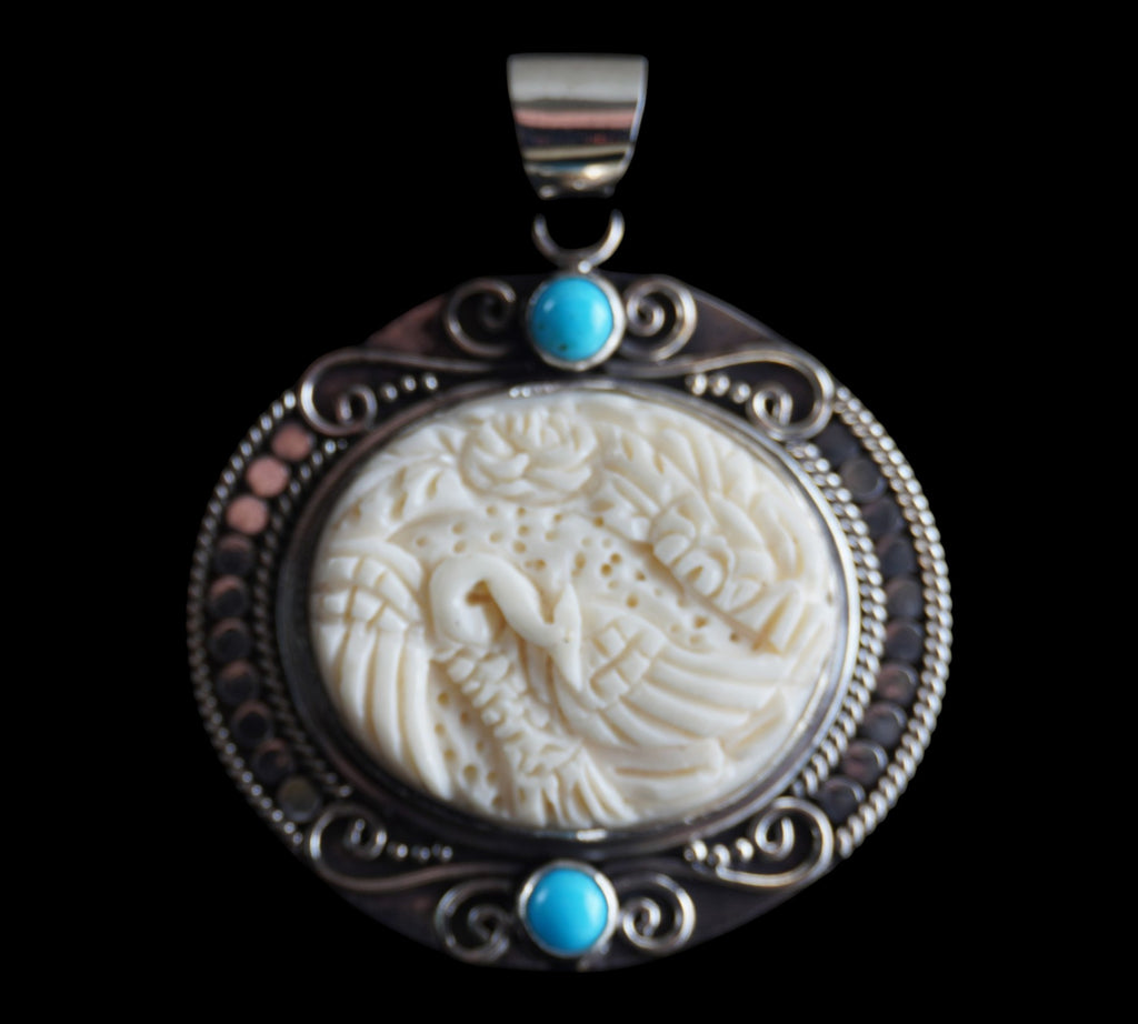 5079 Carved Bone Pendant