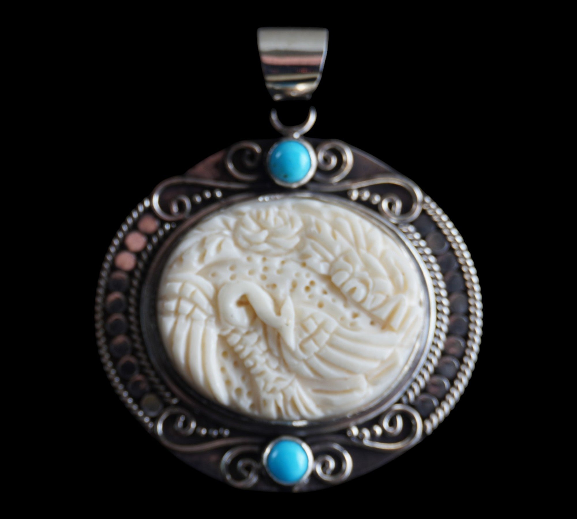 5079 Carved Bone Pendant