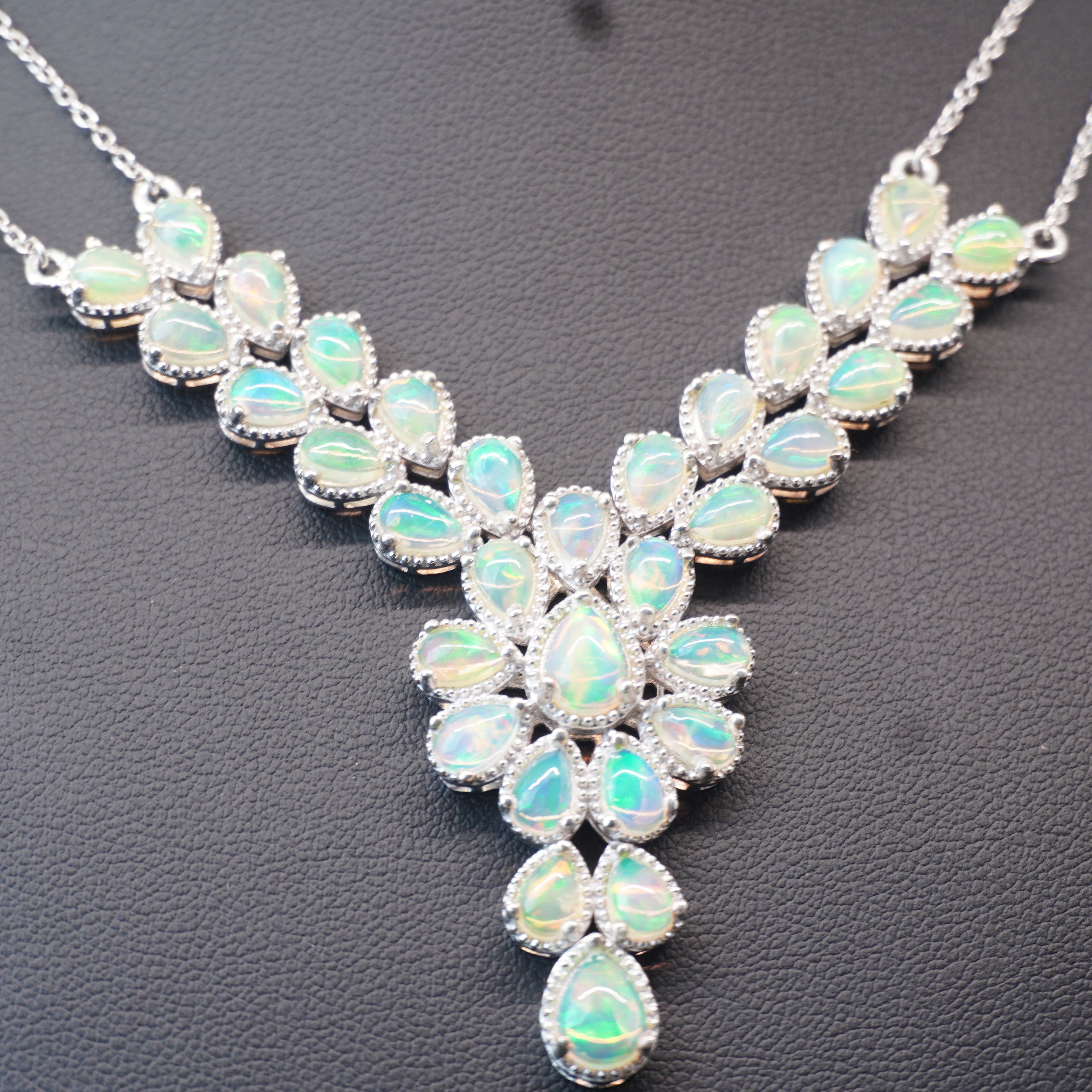 5087 Welo Opal "Y" Necklace