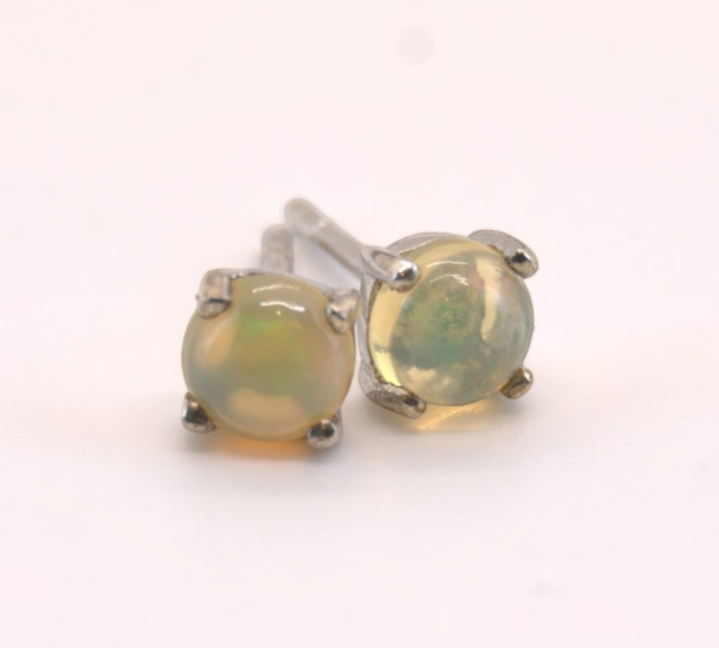 5088 Welo Opal Stud Earrings
